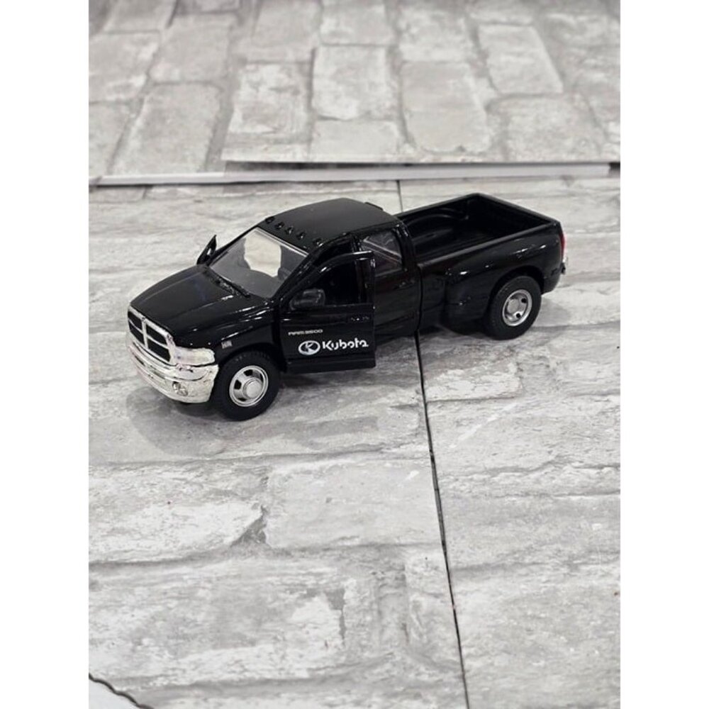 Dodge Ram 3500 XLT "Kubota " Dually Pickup (2004)